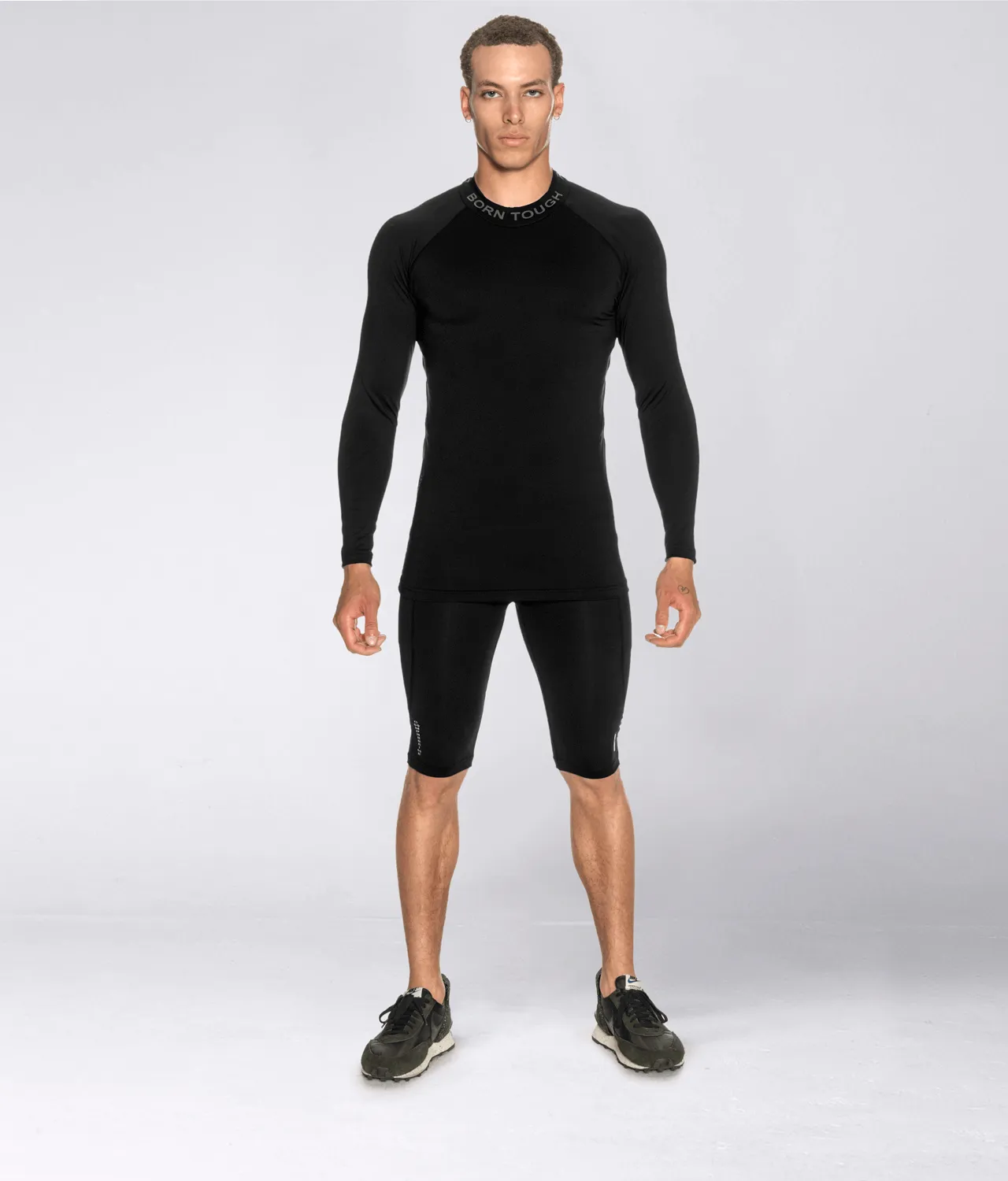 3900 . Compression Regular-Fit Pants - Black