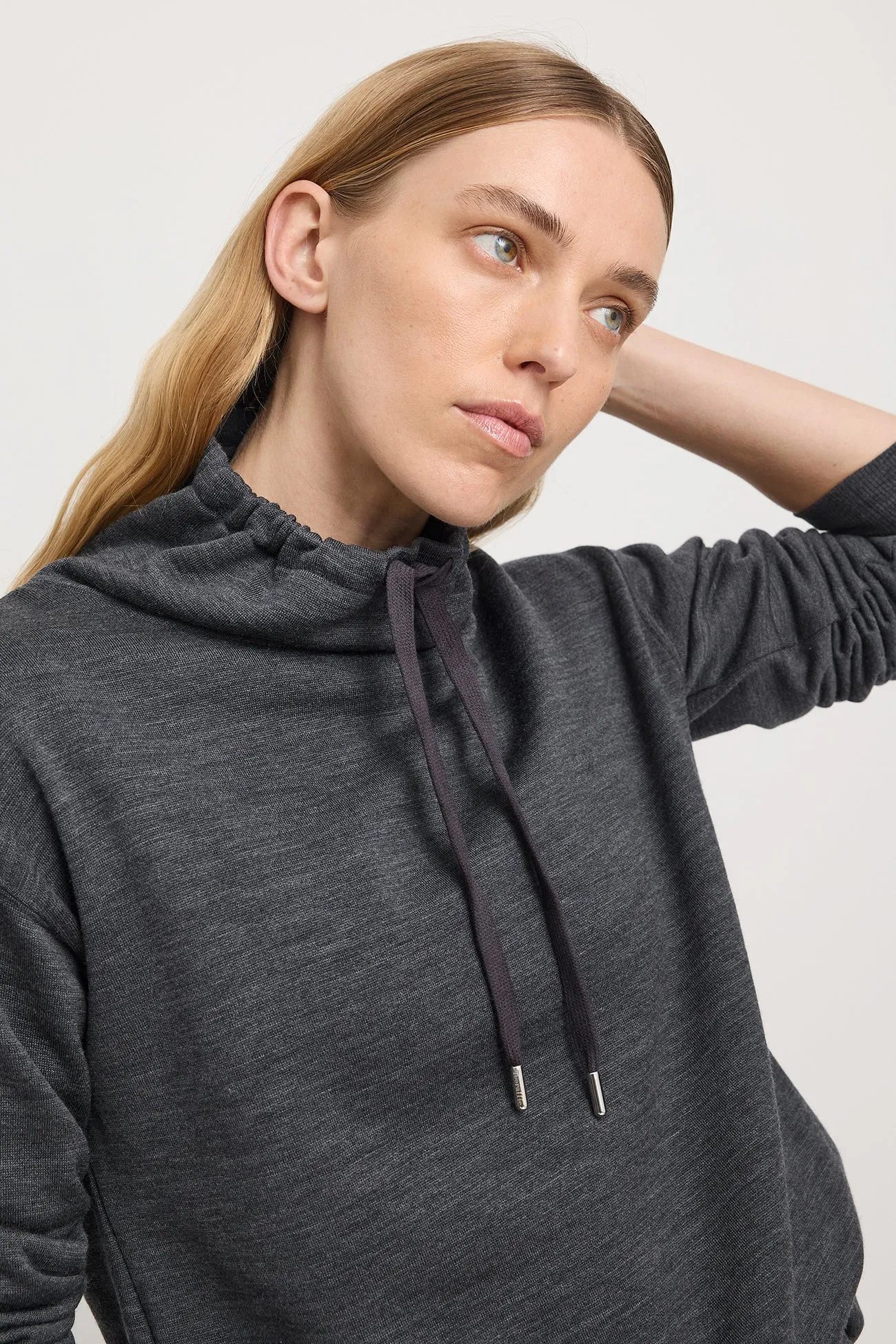 LOUNGE FUNNEL NECK